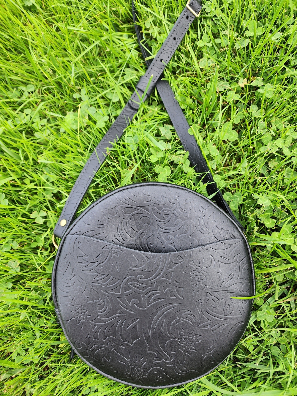 Portland Leather Large Circle Crossbody Black Dahlia